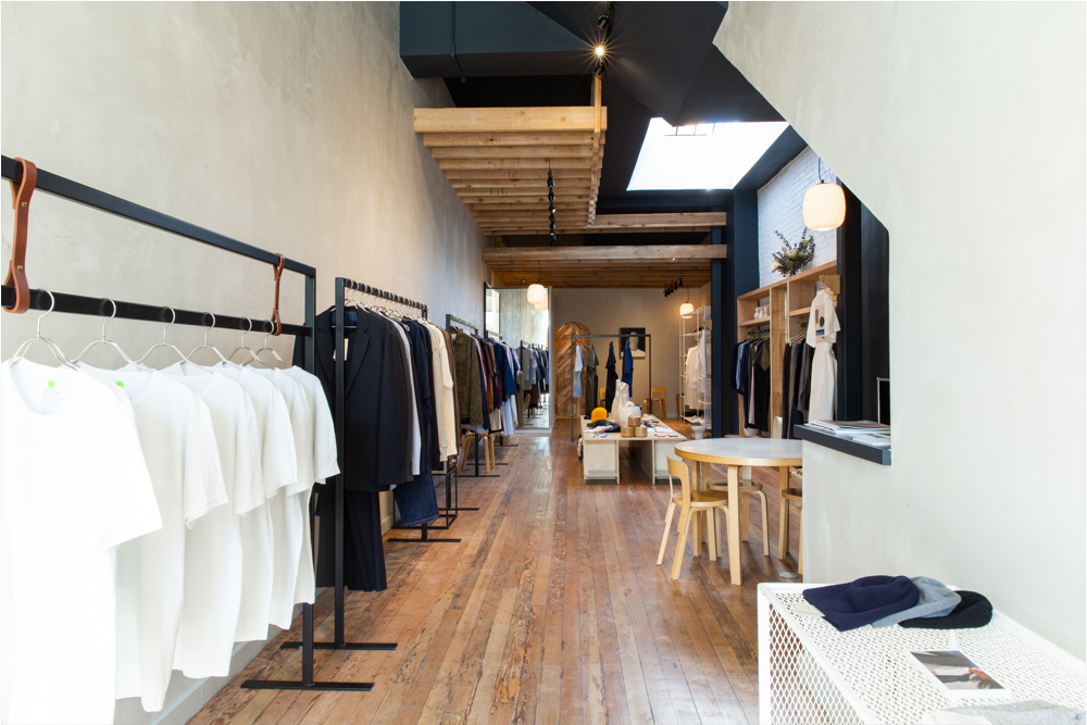 Thiết kế nội thất shop nam