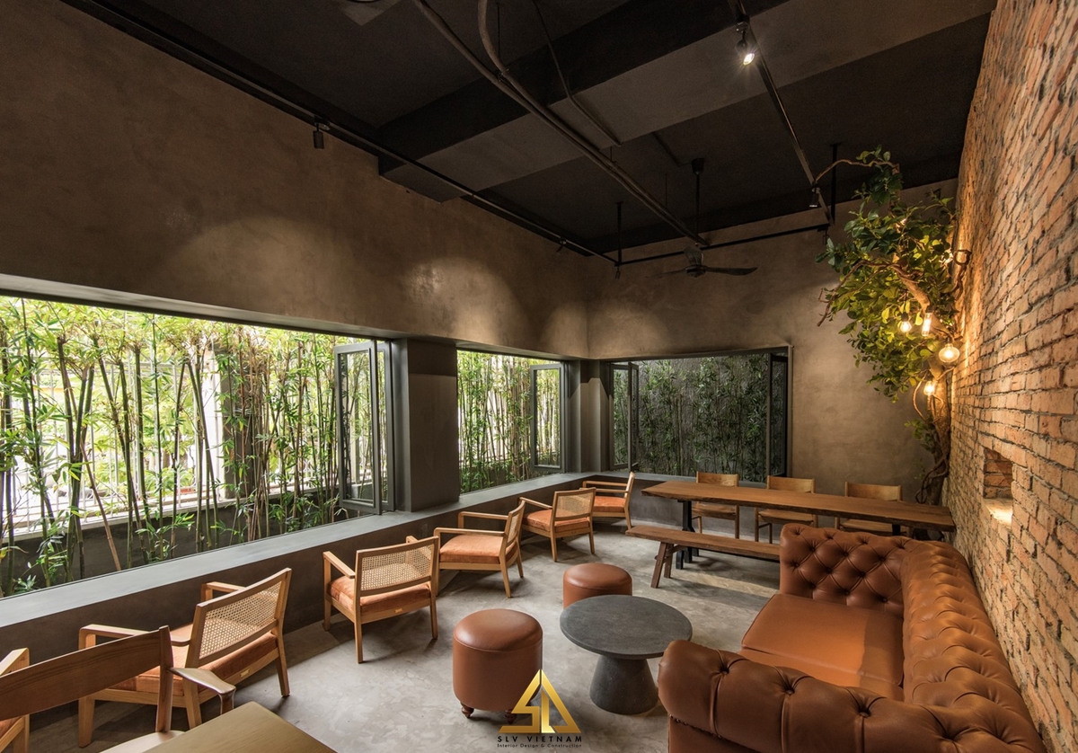 Quán cafe có bức tường thô sơ, mộc mạc (Nguồn ảnh: Sưu tầm)