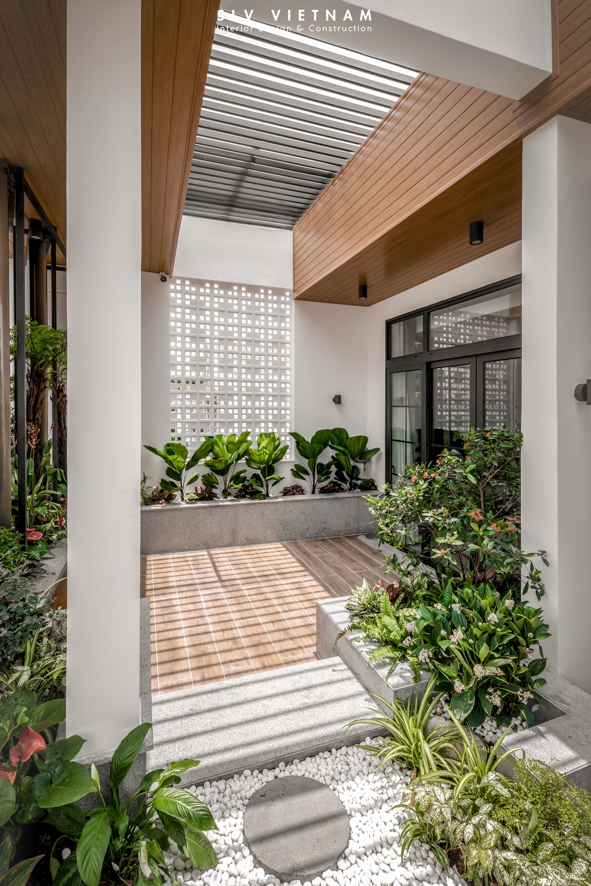 Sân thượng dự án TB Luxury - SLV Vietnam (4)